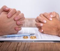 הסכם גירושין – המדריך להתמודדות עם פרידה מורכבת